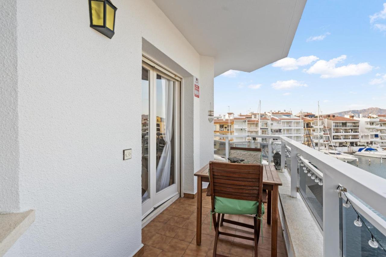 Welcs Apartamento 055 Emp Con Terraza Y Vistas Al Canal Empuriabrava Bagian luar foto